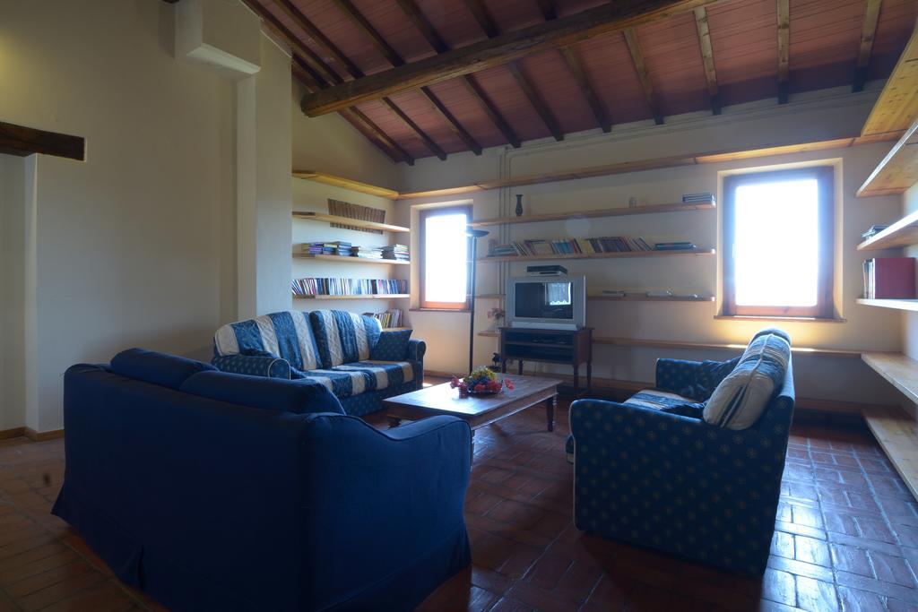 Agriturismo Borgo Del Papa Badia  Exterior photo